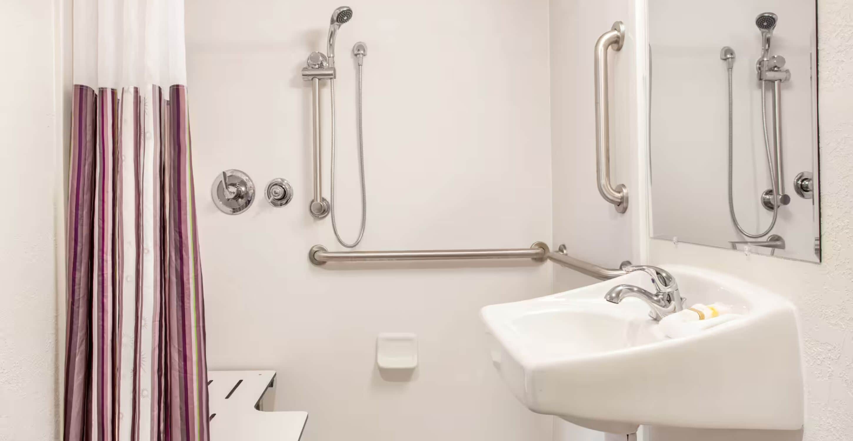 Photo - Baymont by Wyndham Fort Myers Central