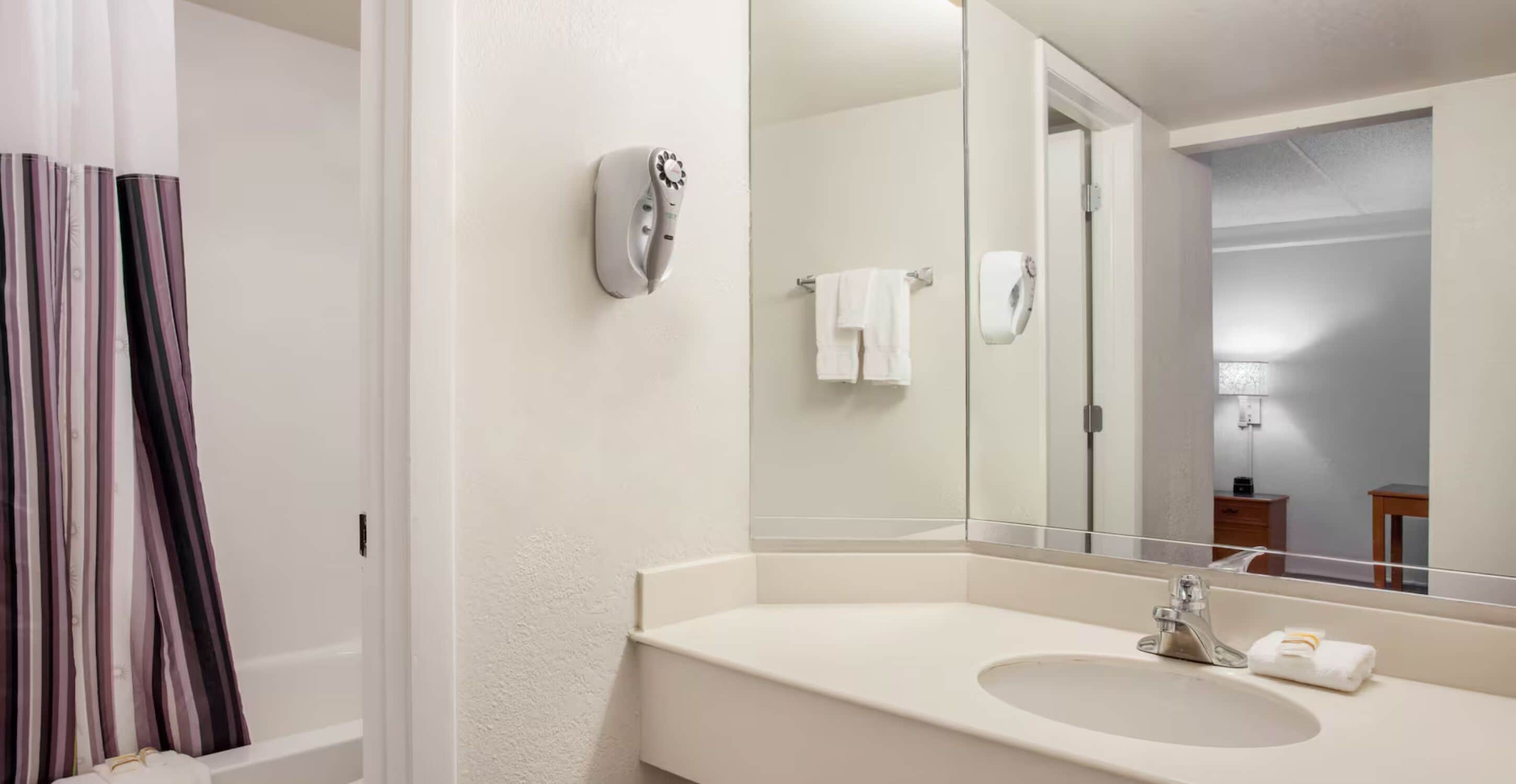 Photo - Baymont by Wyndham Fort Myers Central