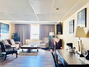 Deluxe-Suite, 1 King-Bett, Nichtraucher | Wohnbereich