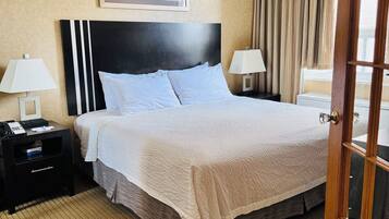 Deluxe-Suite, 1 King-Bett, Nichtraucher | Schreibtisch, Verdunkelungsvorhänge, schallisolierte Zimmer