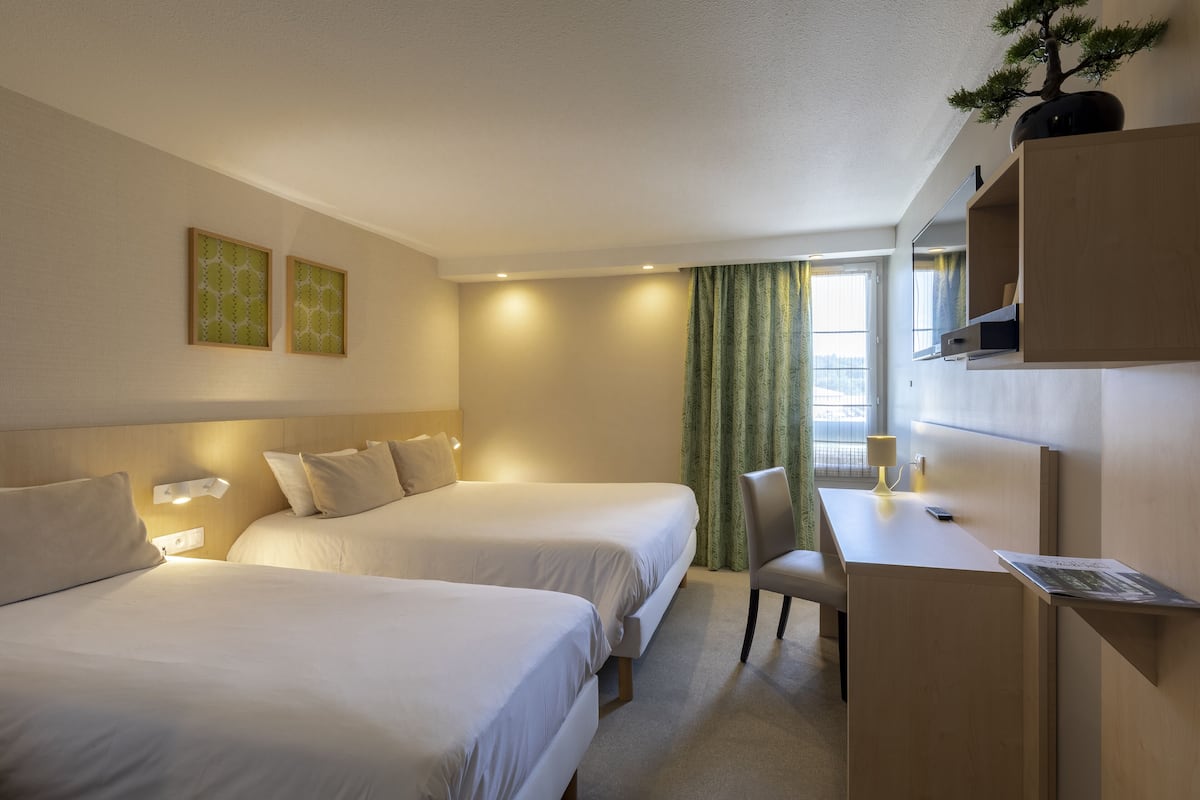 comfort triple room | 1 bedroom, premium bedding, individually decorated