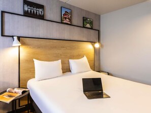 Standard Double Room, 1 Double Bed | Desk, blackout drapes, soundproofing, iron/ironing board