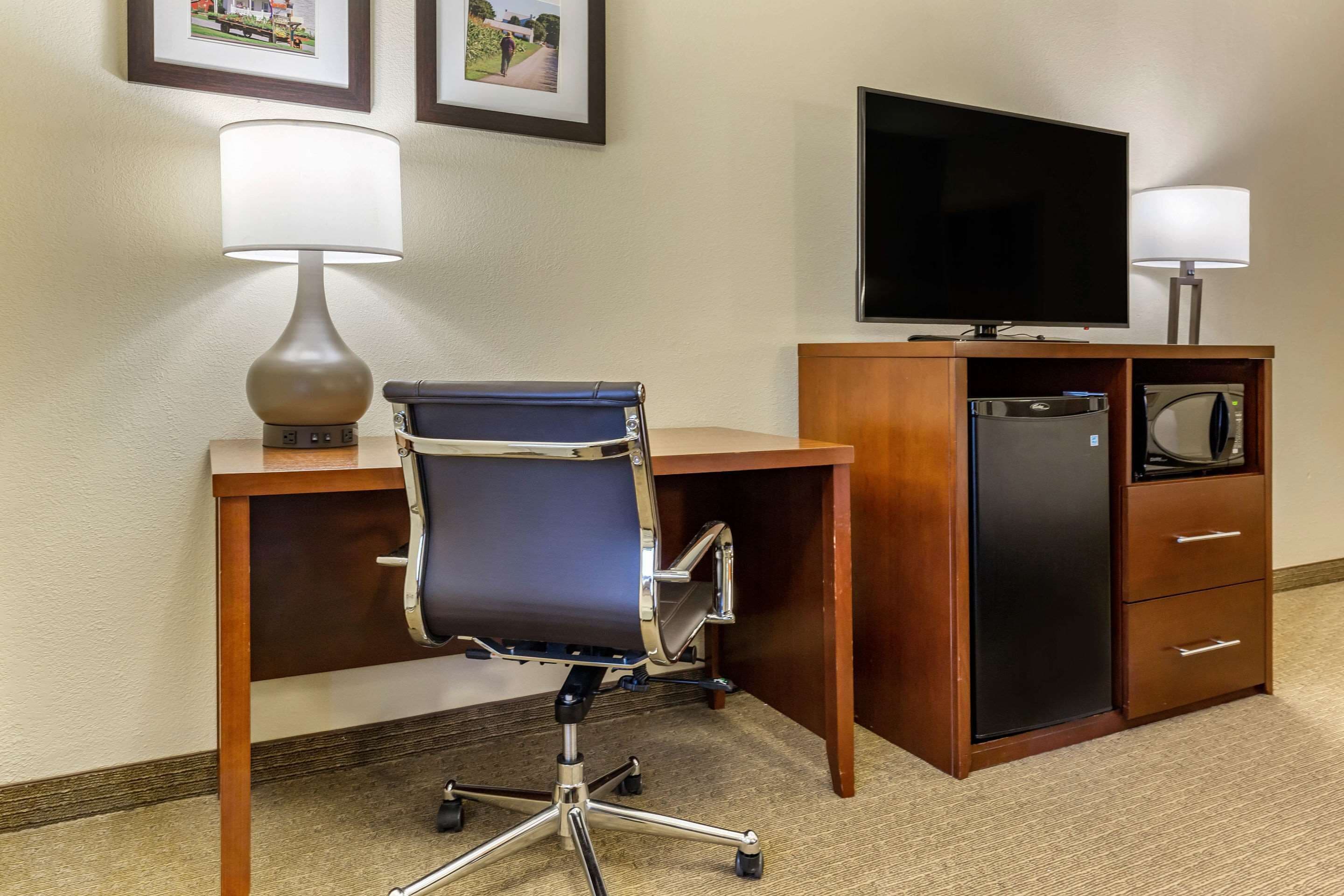 premium bedding, pillow-top beds, desk, blackout curtains