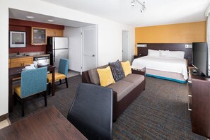 2 Schlafzimmer, hochwertige Bettwaren, individuell eingerichtet