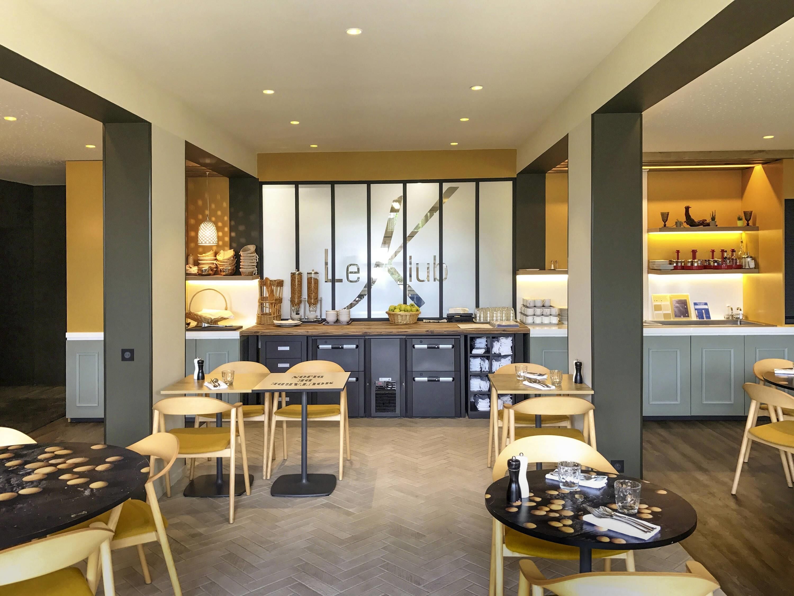 Déjeuner et dîner servis sur place, spécialités Cuisine régionale