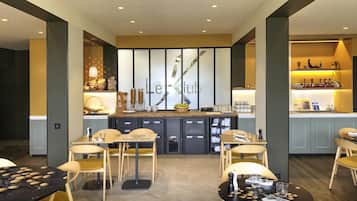 Lunch and dinner served, Regional cuisine