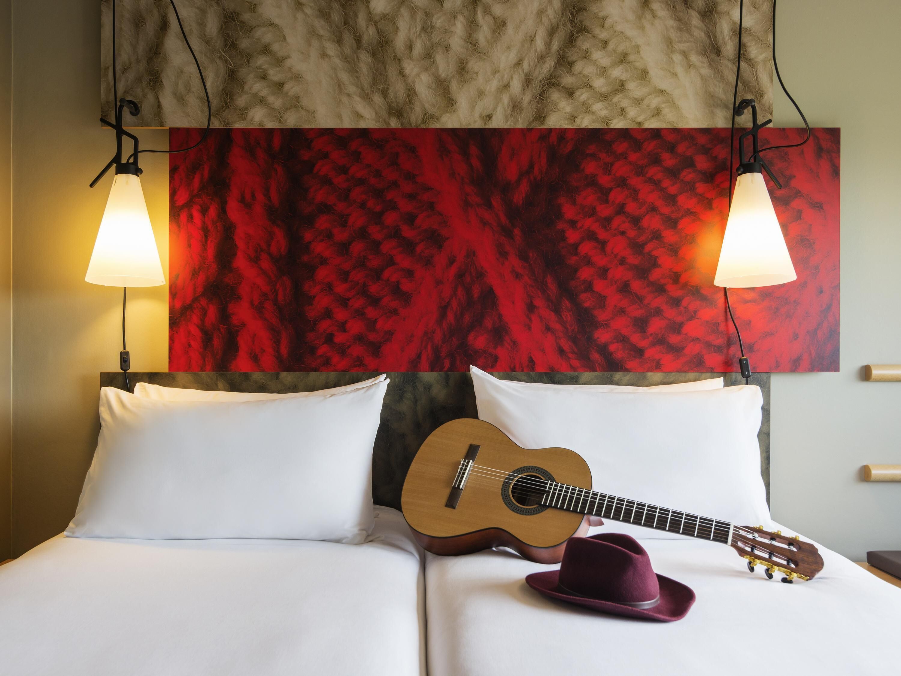 Ropa de cama de alta calidad y escritorio 