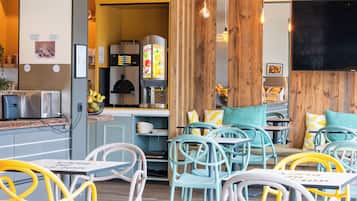 Kontinental morgenmad hver dag (13.90 EUR pr. person)