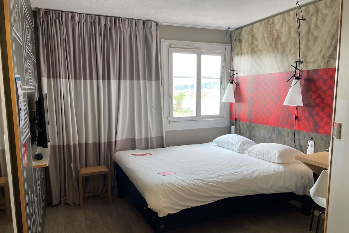 Standard Room, 1 Double Bed, Accessible | Premium bedding, desk, laptop workspace, blackout drapes