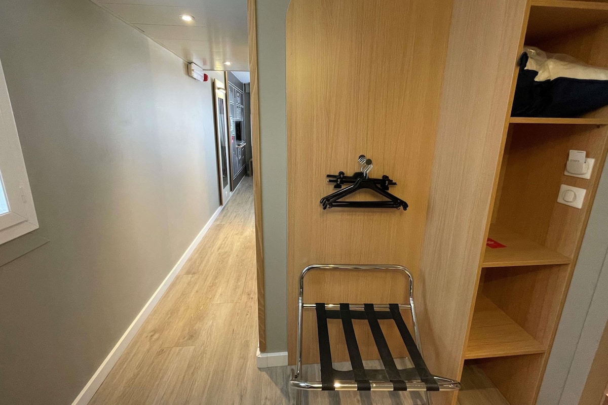 Standardzimmer, 1 Doppelbett, barrierefrei | Hochwertige Bettwaren, Schreibtisch, laptopgeeigneter Arbeitsplatz