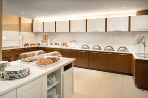 Gratis morgenmadsbuffet hver dag