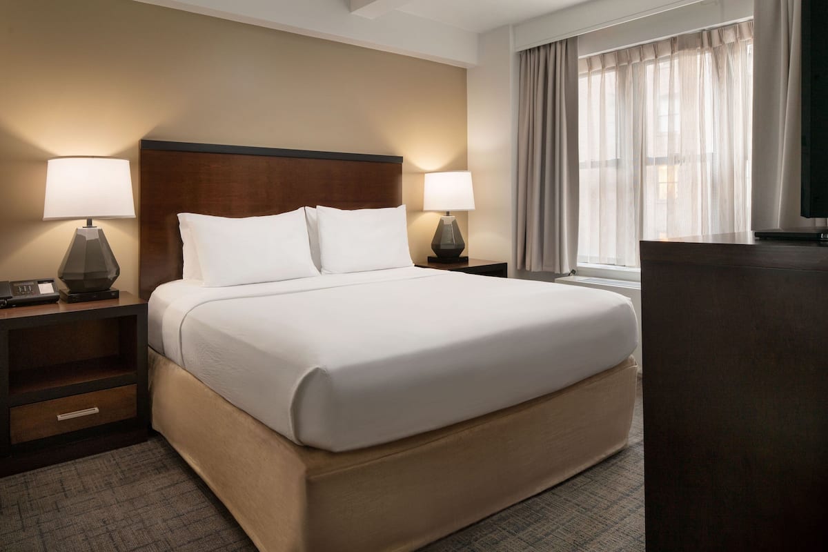 1 bedroom, hypo-allergenic bedding, in-room safe, desk
