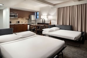 Premium Suite, 1 Bedroom, Non Smoking | Hypo-allergenic bedding, in-room safe, desk, laptop workspace