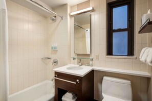 Designertoiletartikler, hårtørrer, håndklæder
