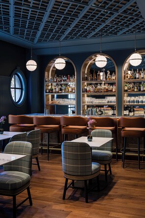 Bar (on property) - Taj Campton Place (San Francisco)