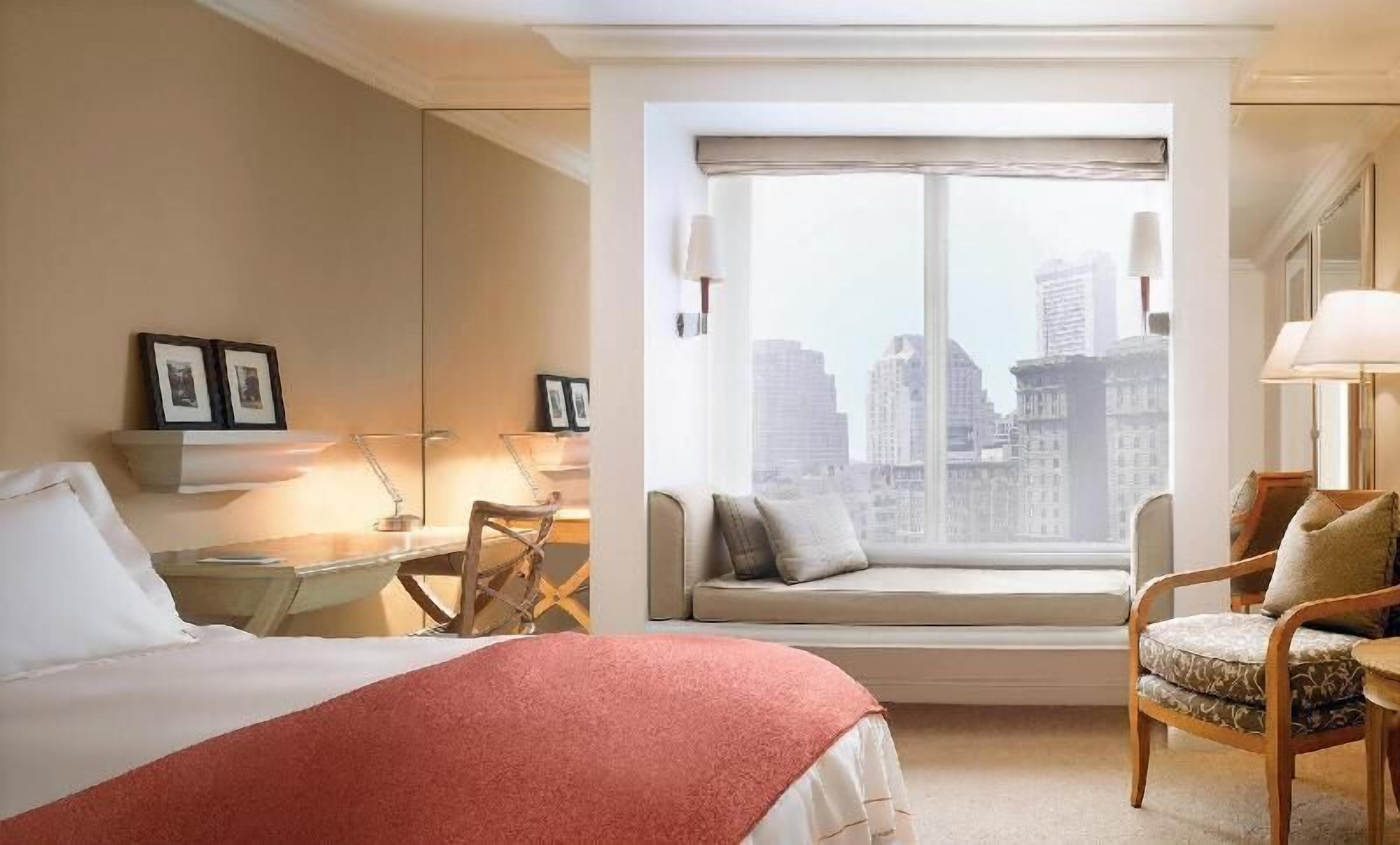 Premium bedding, minibar, in-room safe, desk