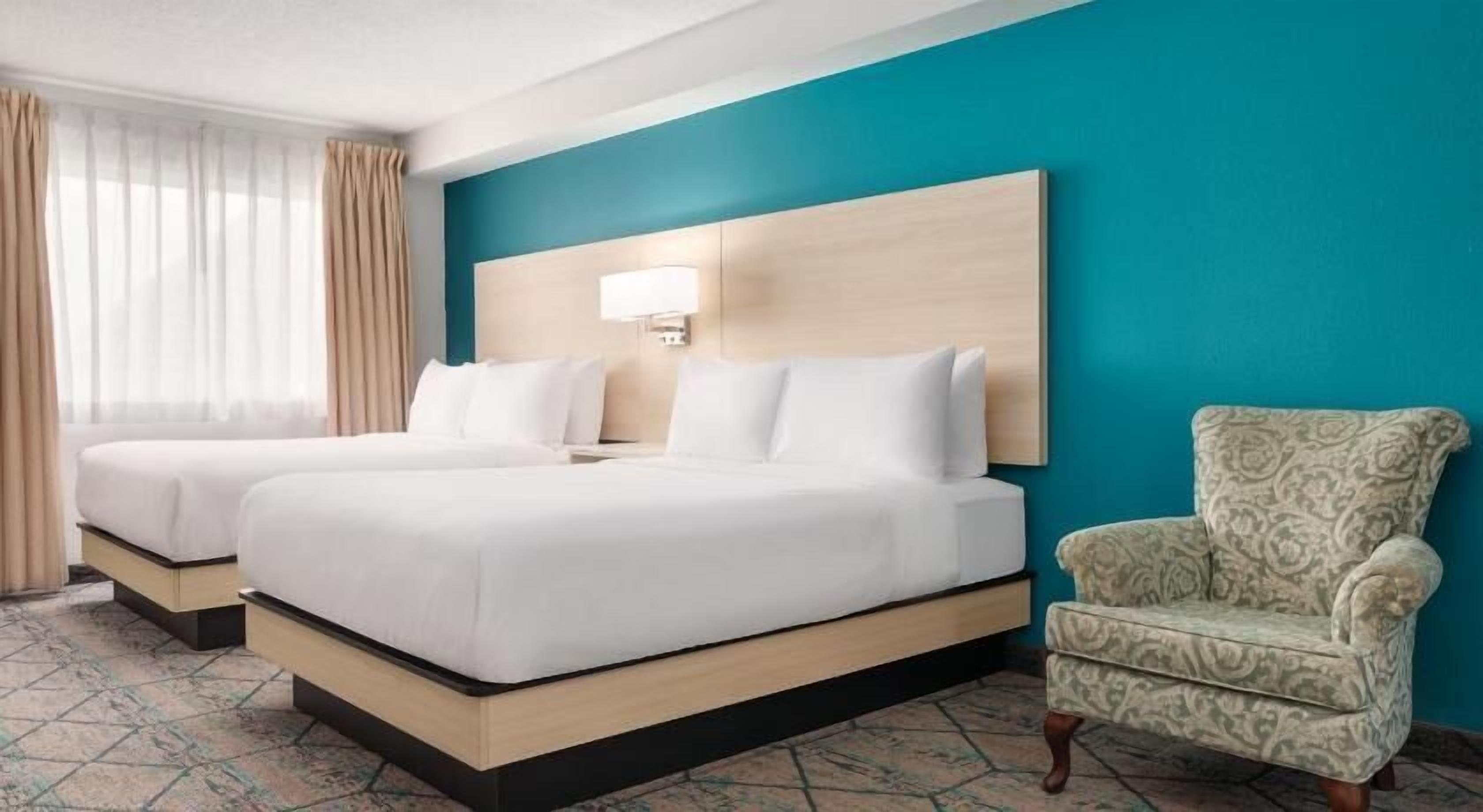 デスク、ノートパソコン用作業スペース、アイロン / アイロン台、WiFi (無料)