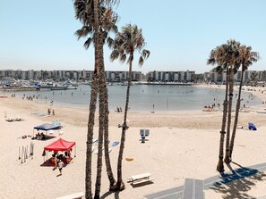 Am Strand, Kajakfahren