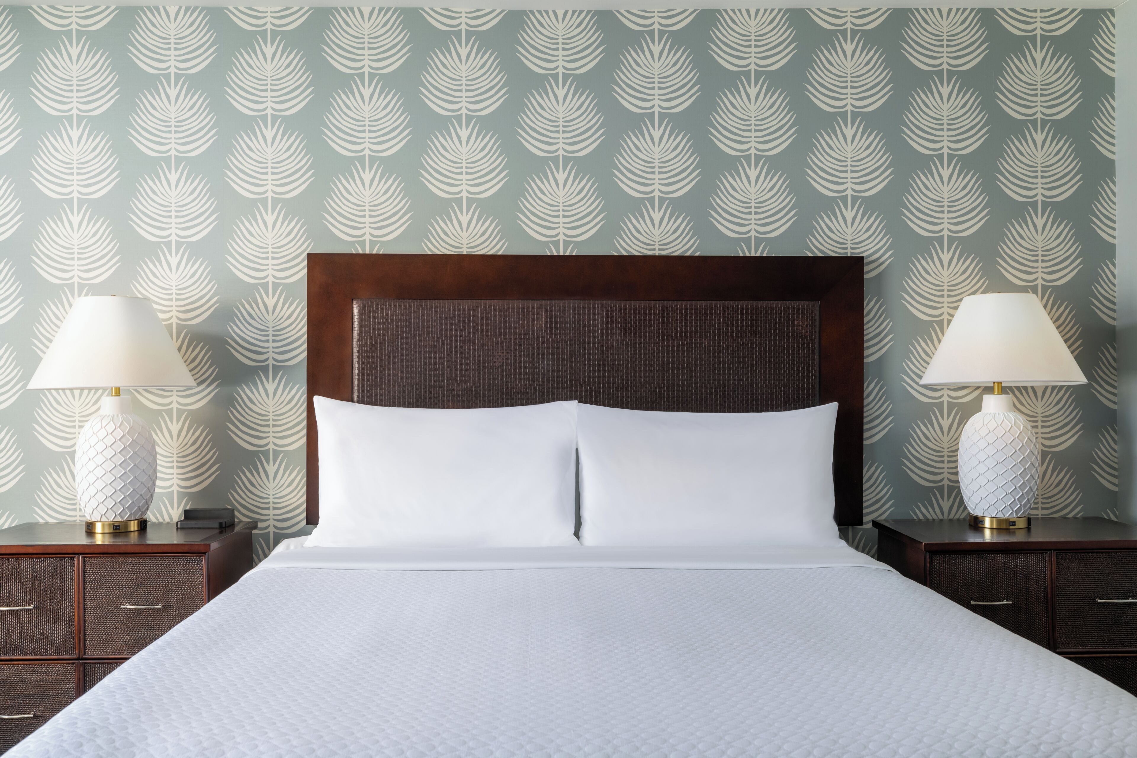 Premium bedding, in-room safe, desk, laptop workspace