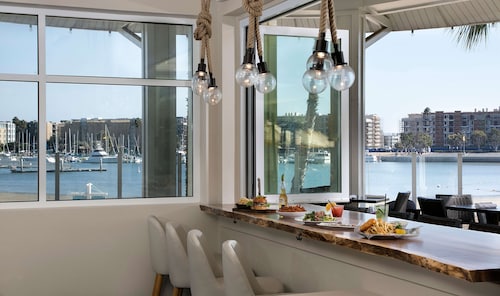 Jamaica Bay Inn Marina Del Rey,Tapestry Collection by Hilton