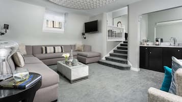 Premium bedding, down comforters, in-room safe, iron/ironing board