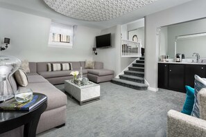 Premium bedding, down duvets, in-room safe, iron/ironing board - Hotel Union Square (San Francisco)