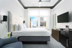 Premium bedding, down comforters, in-room safe, iron/ironing board - Hotel Union Square (San Francisco)
