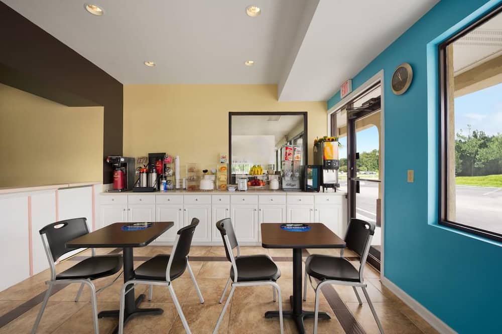 Rose Garden Inn & Suites