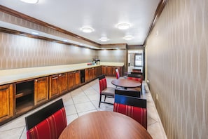 Petit déjeuner à emporter compris tous les jours