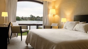 Superior Double Room | In-room safe, blackout curtains, soundproofing - Wyndham Garden Montevideo Carrasco (Paso de Carrasco)