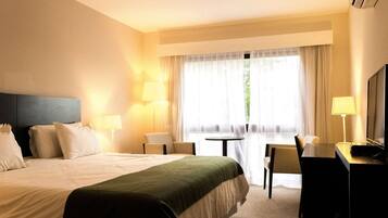 Een kluis op de kamer, verduisterende gordijnen, geluiddichte muren