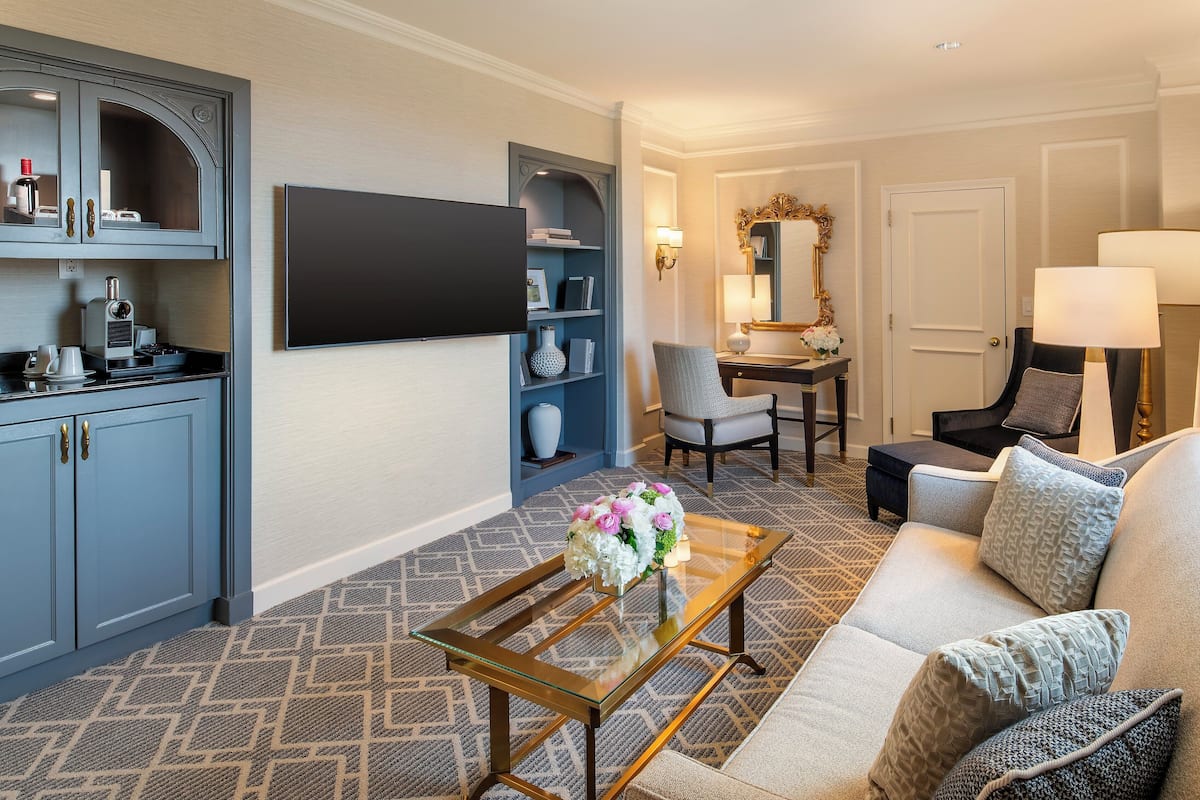 Suite, 1 Schlafzimmer (Willard, View) | 1 Schlafzimmer, Bettwäsche aus ägyptischer Baumwolle