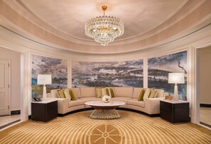 1 bedroom, Egyptian cotton sheets, premium bedding, Tempur-Pedic beds