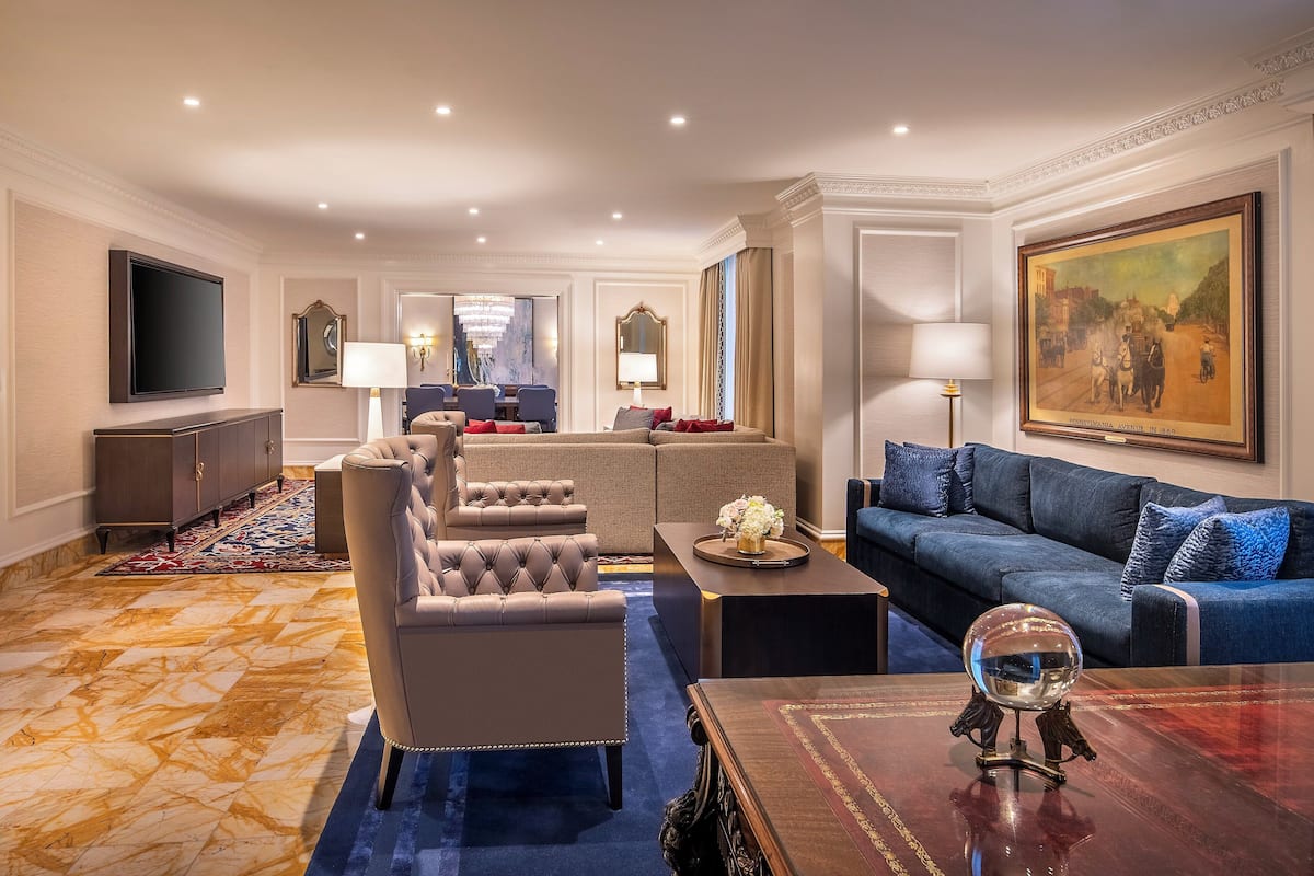 Suite, 1 King Bed (Abraham Lincoln)