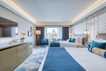 Deluxe Double Room, 2 Double Beds, Non Smoking | Hypo-allergenic bedding, down comforters, pillowtop beds, minibar at Hotel Nikko San Francisco