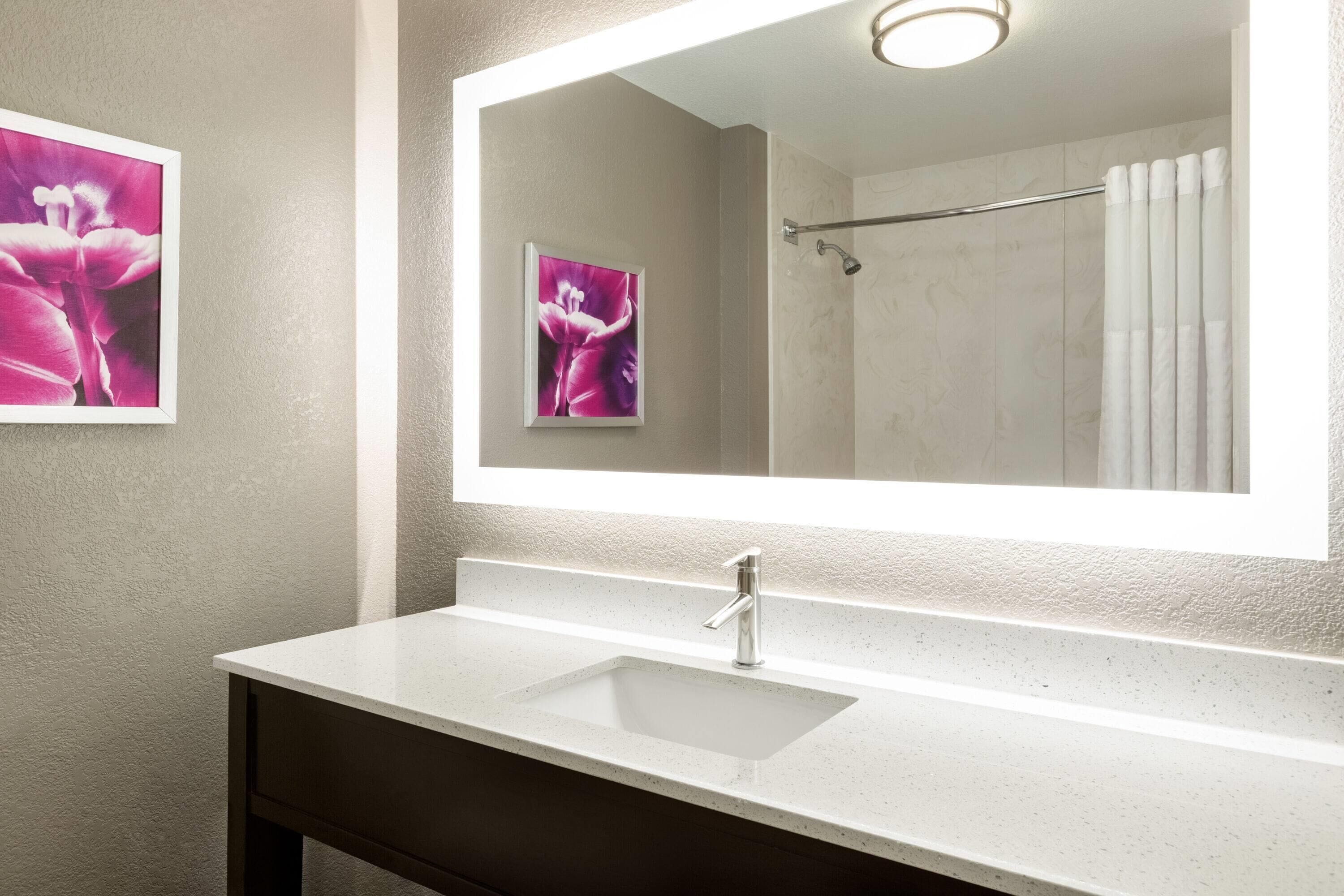 combined shower/bathtub, free toiletries, hair dryer, towels