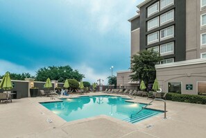 Outdoor pool, pool umbrellas, sun loungers