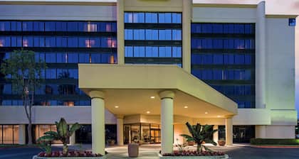 La Quinta Inn & Suites by Wyndham Buena Park