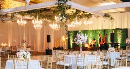 Crowne Plaza Executive Center Baton Rouge by IHG