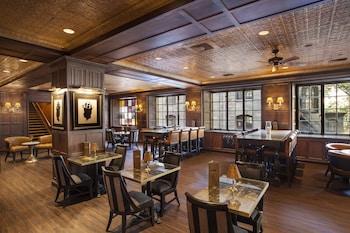 Bar (on property) at Omni Parker House 