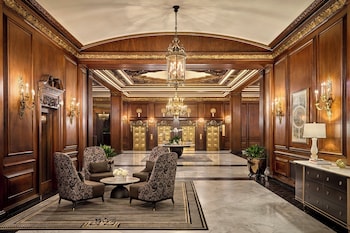 Lobby lounge at Omni Parker House 