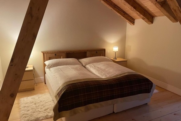 Down duvets, desk, laptop workspace, cots/infant beds