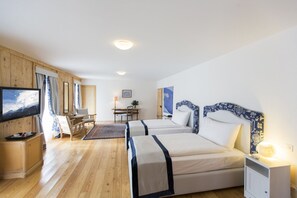 Free WiFi, bed sheets - Kleos Hotel Bernina by Kleos Group Collection (Samedan)