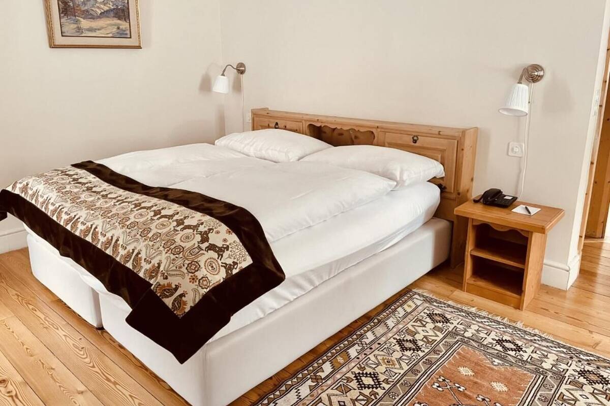 Double Comfort | Down comforters, desk, laptop workspace, cribs (surcharge)