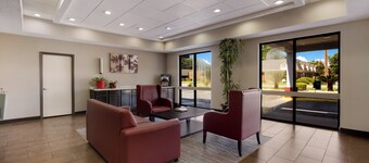 Red Roof Inn & Suites Statesboro - University