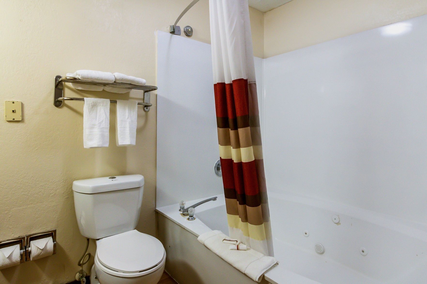 Salle de bain | Baignoire, serviettes fournies