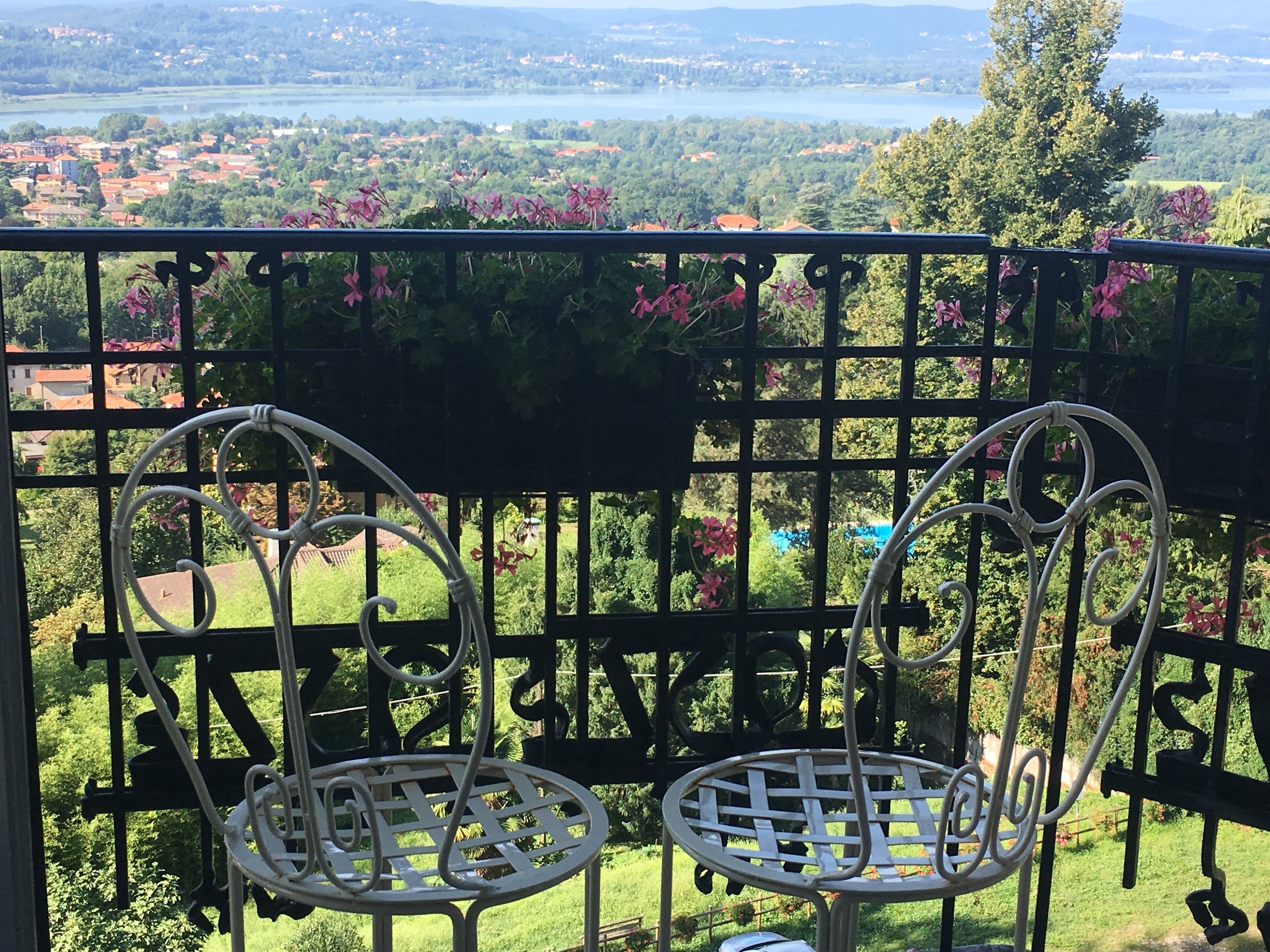 standard double room, lake view | room amenity