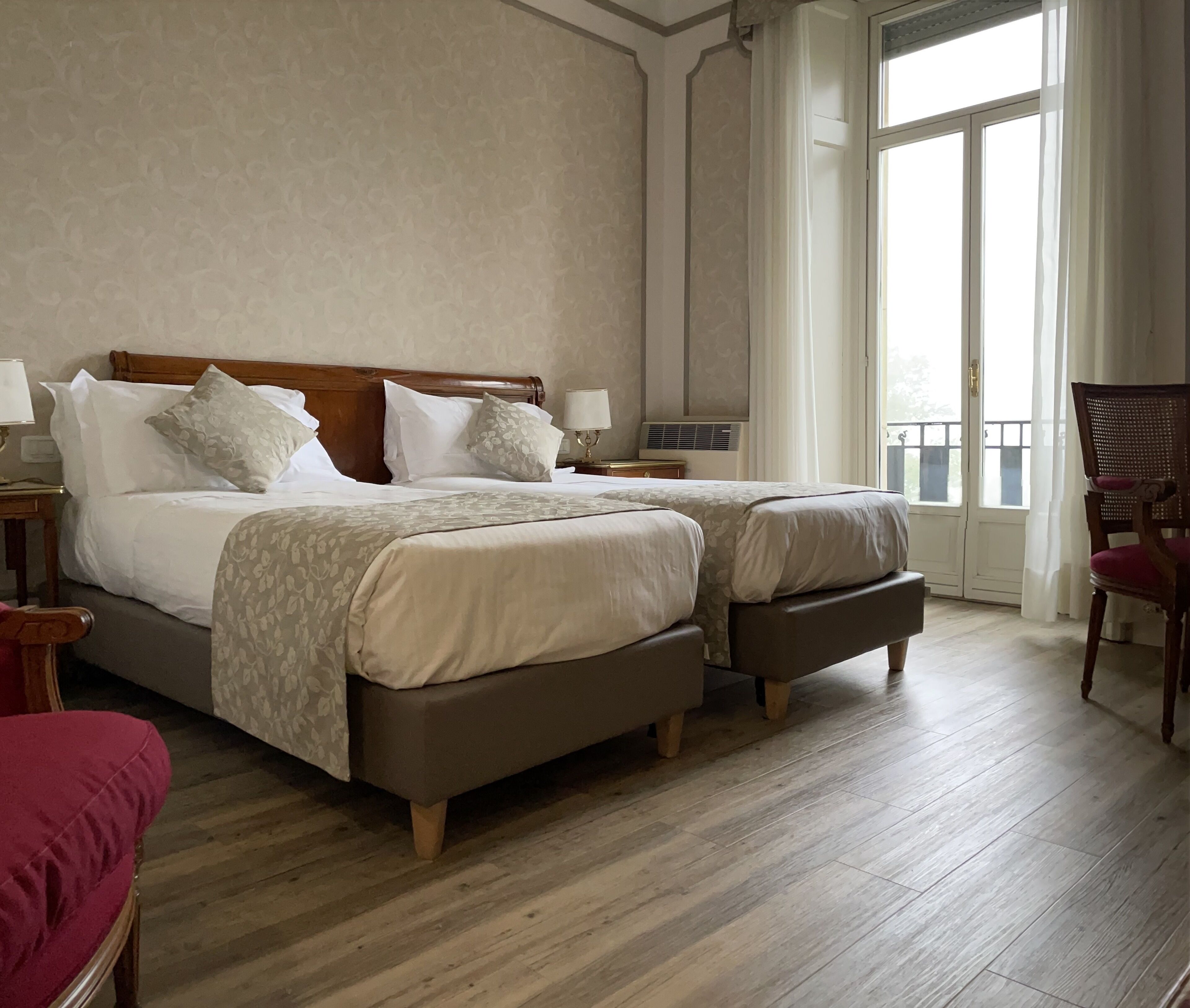 double room, 2 single beds | premium bedding, minibar, in-room safe, desk