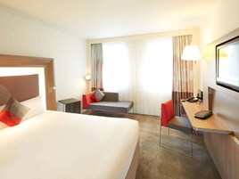 Ropa de cama de alta calidad y minibar 