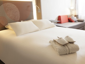 Executive Room, 1 Double Bed with Sofa bed | Premium bedding, minibar, in-room safe, desk